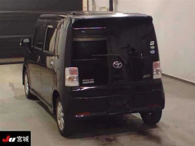 Toyota Pixis Space