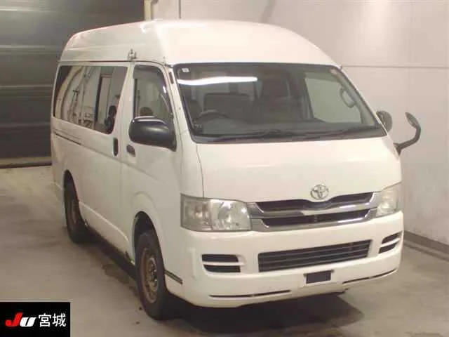 Toyota RegiusAce  с аукциона в Японии