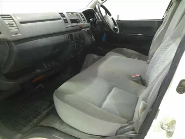 Toyota RegiusAce  с аукциона в Японии