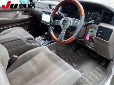 TOYOTA LAND CRUISER 80