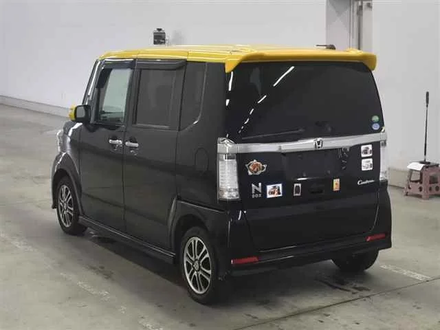 Honda N BOX CUSTOM  с аукциона в Японии