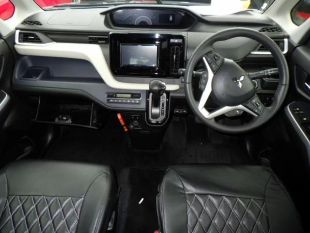 Mitsubishi Delica D:2  с аукциона в Японии