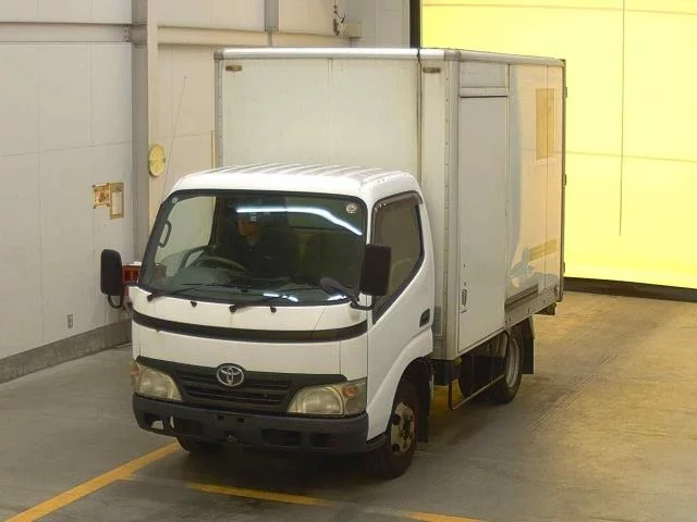 Toyota ToyoAce  с аукциона в Японии