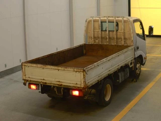 Toyota ToyoAce  с аукциона в Японии