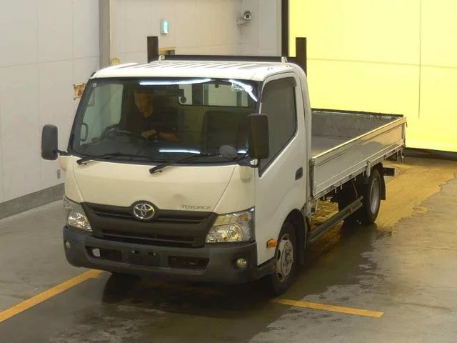 Toyota ToyoAce  с аукциона в Японии