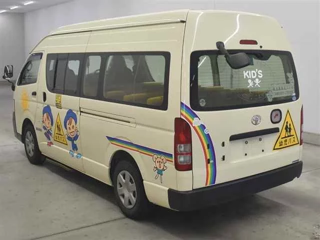Toyota HiAce  с аукциона в Японии