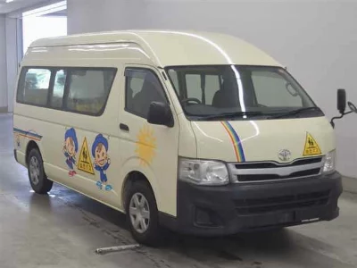 Toyota HiAce Commuter