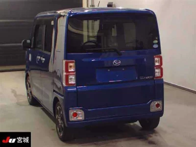DAIHATSU WAKE