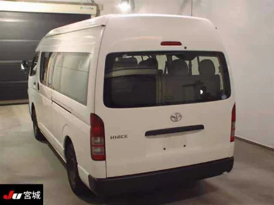Toyota HiAce Commuter