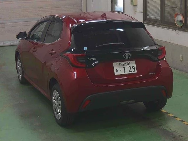 Toyota Yaris  с аукциона в Японии