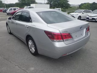 Toyota CROWN HYBRID