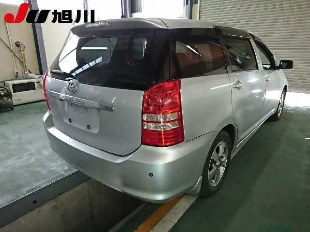 Toyota Wish  с аукциона в Японии