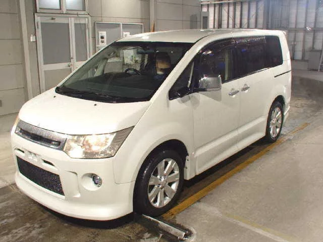 Mitsubishi Delica D:5  с аукциона в Японии