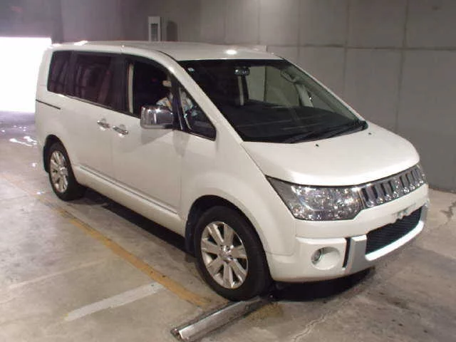 Mitsubishi Delica D:5  с аукциона в Японии