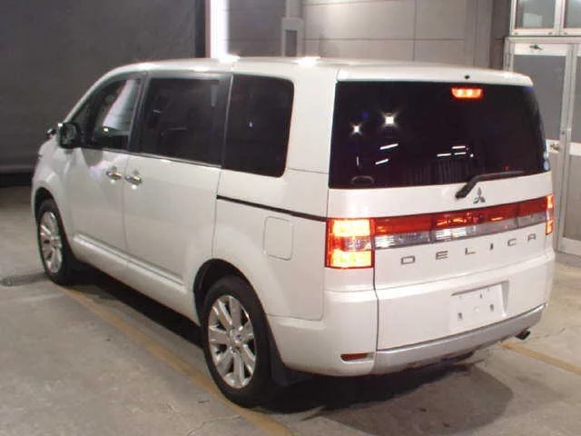 Mitsubishi Delica D:5  с аукциона в Японии