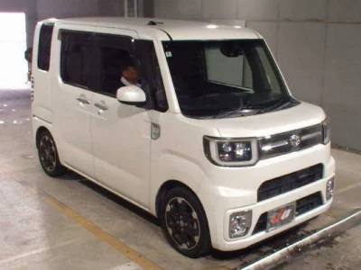 Toyota Pixis Mega
