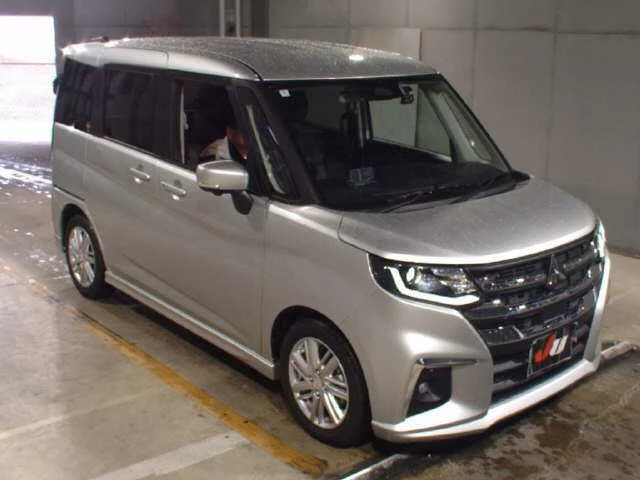 Mitsubishi Delica D:2  с аукциона в Японии