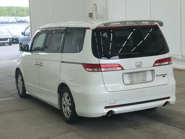 Honda Elysion  с аукциона в Японии