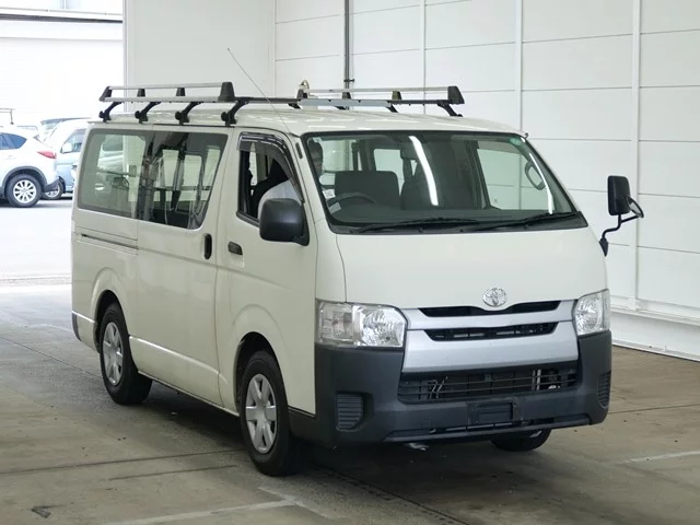 Toyota RegiusAce  с аукциона в Японии