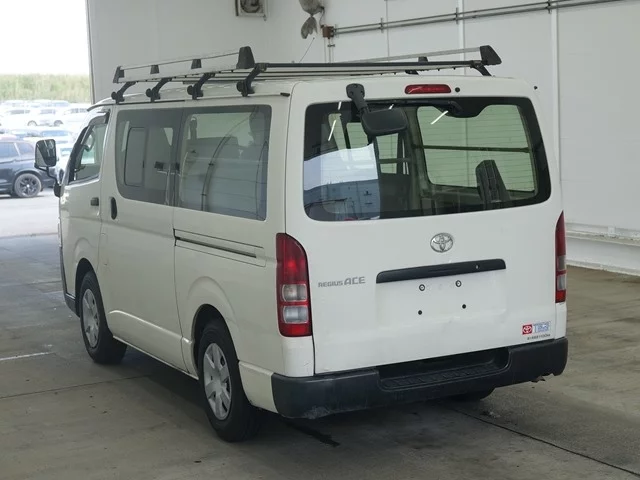 Toyota RegiusAce  с аукциона в Японии