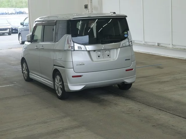 Mitsubishi Delica D:2  с аукциона в Японии