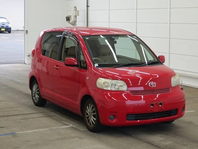 Toyota Porte  с аукциона в Японии