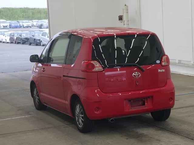 Toyota Porte  с аукциона в Японии