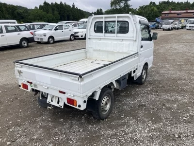 Nissan NT100 Clipper