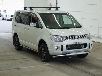 Mitsubishi Delica D:5