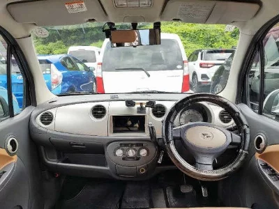 DAIHATSU MOVE LATTE