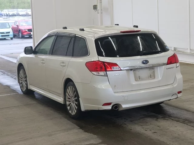 Subaru Legacy  с аукциона в Японии