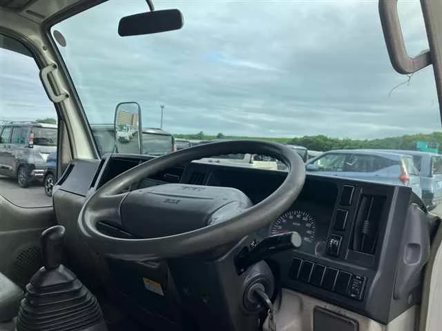 Hino Dutro  с аукциона в Японии