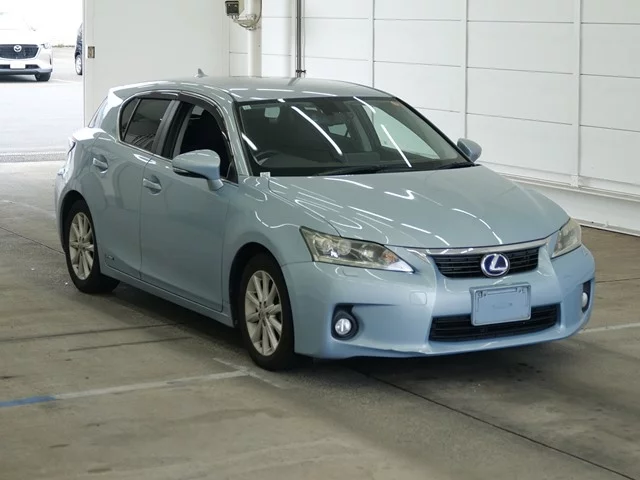 Lexus CT200h  с аукциона в Японии