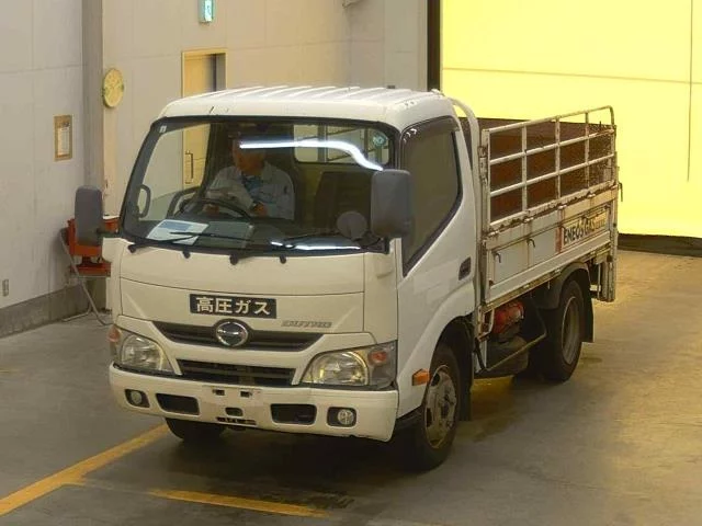 Hino Dutro  с аукциона в Японии