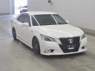 Toyota CROWN HYBRID