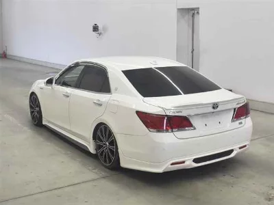 Toyota CROWN HYBRID