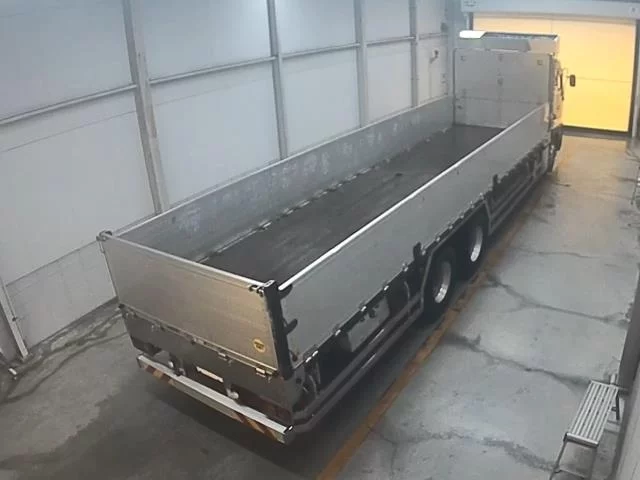 Nissan UD  с аукциона в Японии