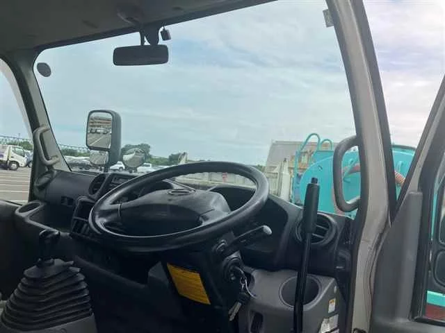 Hino Dutro  с аукциона в Японии