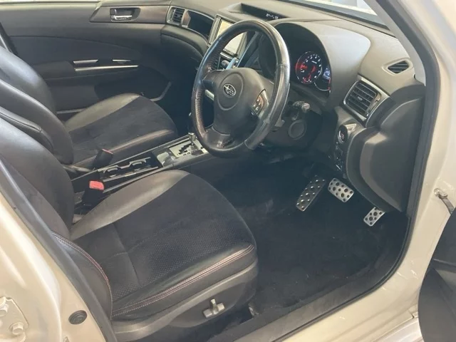 Subaru Exiga  с аукциона в Японии