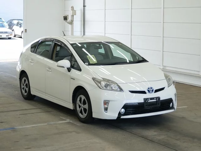 Toyota Prius  с аукциона в Японии