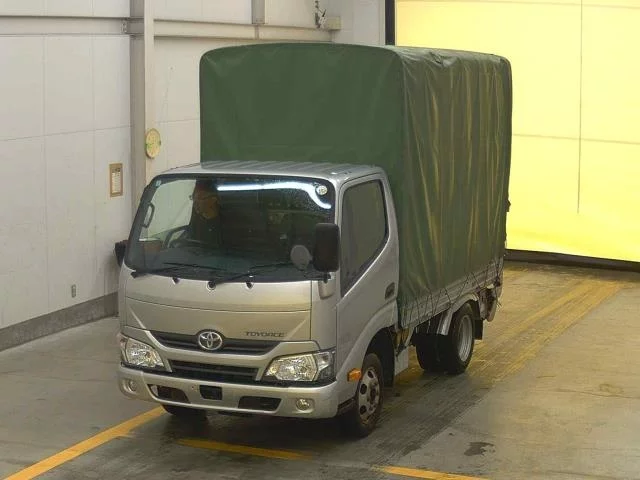 Toyota ToyoAce  с аукциона в Японии