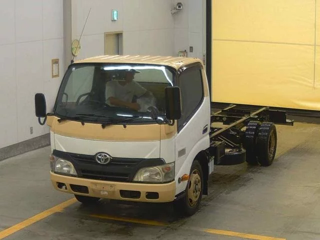 Toyota ToyoAce  с аукциона в Японии