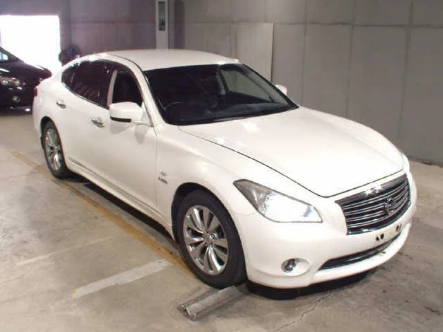Nissan Fuga  с аукциона в Японии