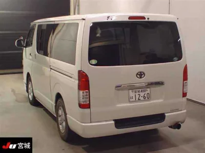 Toyota HiAce Van