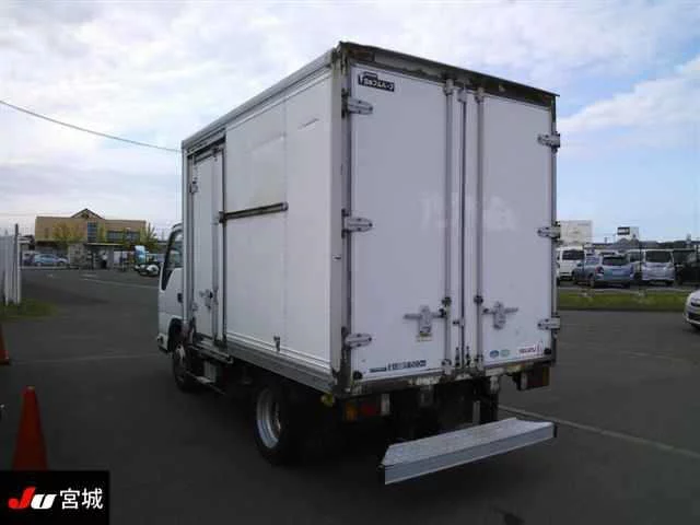 Isuzu Elf  с аукциона в Японии