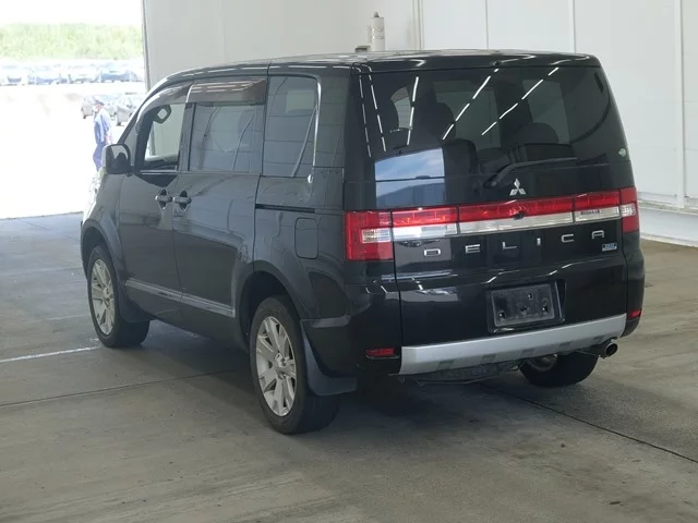 Mitsubishi Delica D:5  с аукциона в Японии