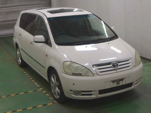 Toyota Ipsum  с аукциона в Японии