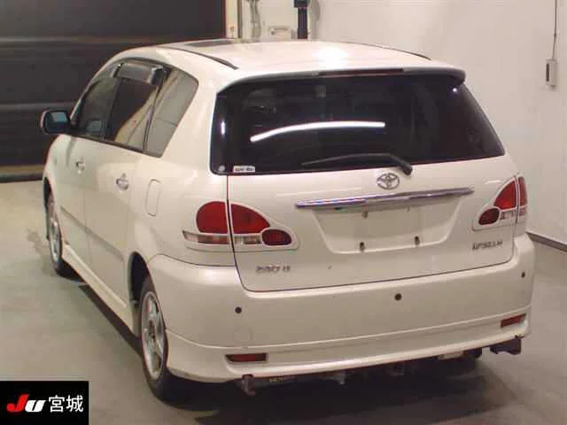 Toyota Ipsum  с аукциона в Японии