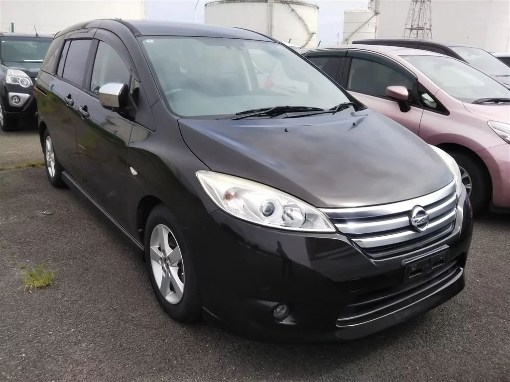 Nissan Lafesta  с аукциона в Японии