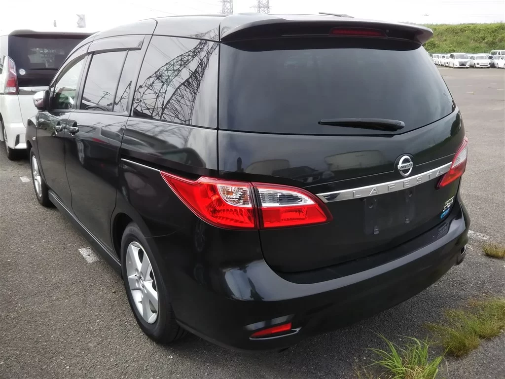 Nissan Lafesta  с аукциона в Японии